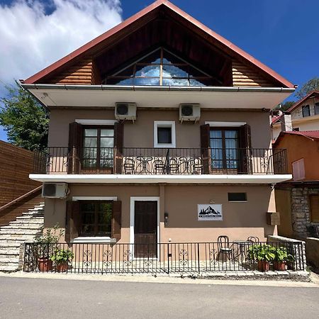 4 Mountain Hills Hotel Mega Chorio Exterior photo