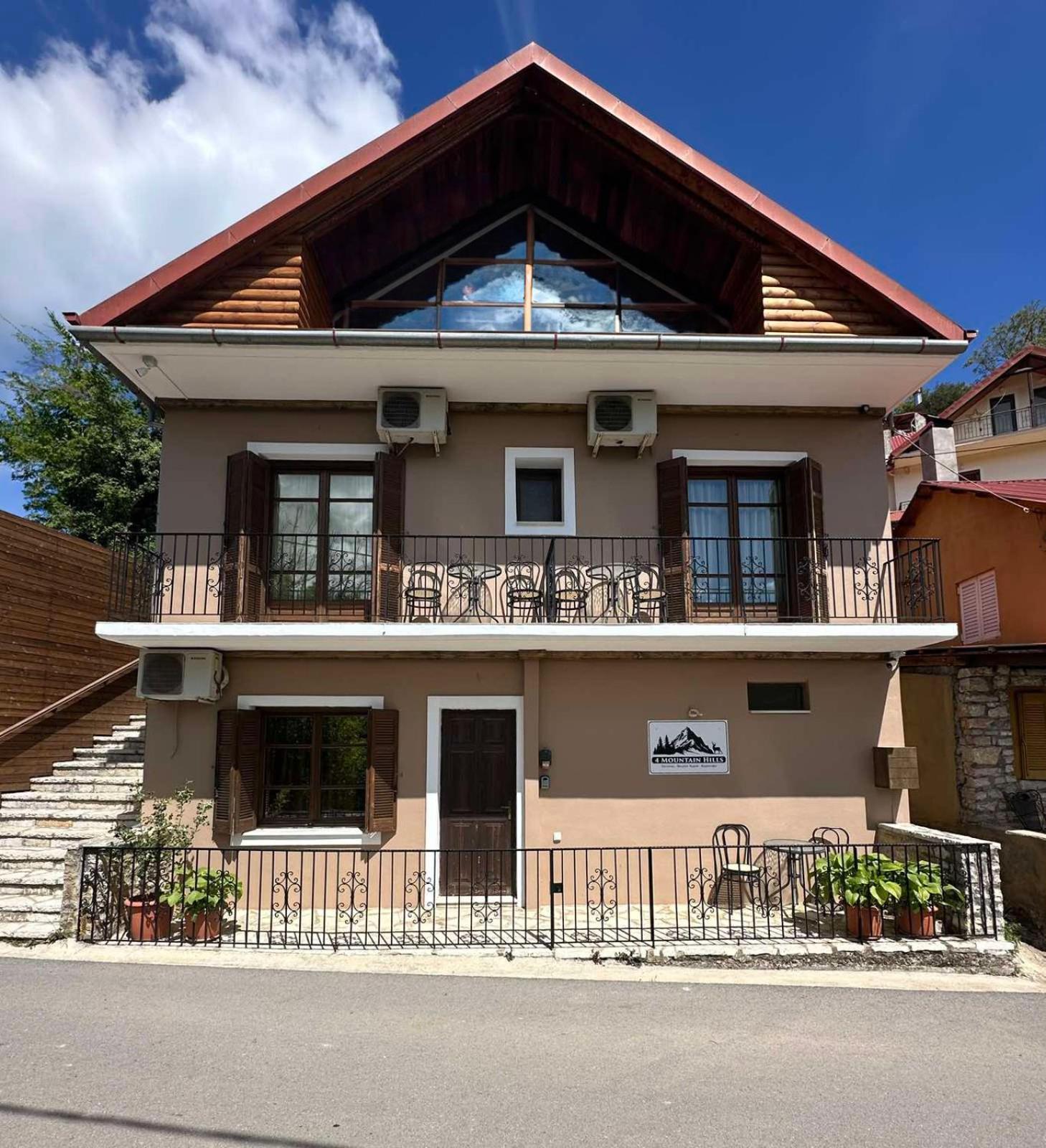 4 Mountain Hills Hotel Mega Chorio Exterior photo